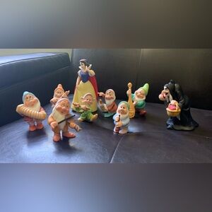 Snow White and the Seven Dwarfs Figurine Set